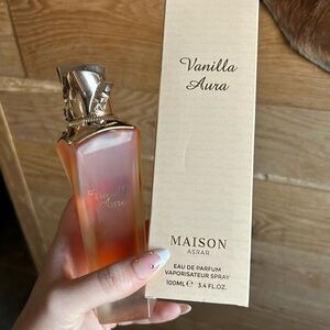 Vanilla Aura Eau de Parfum - Gold and Cream Bottle